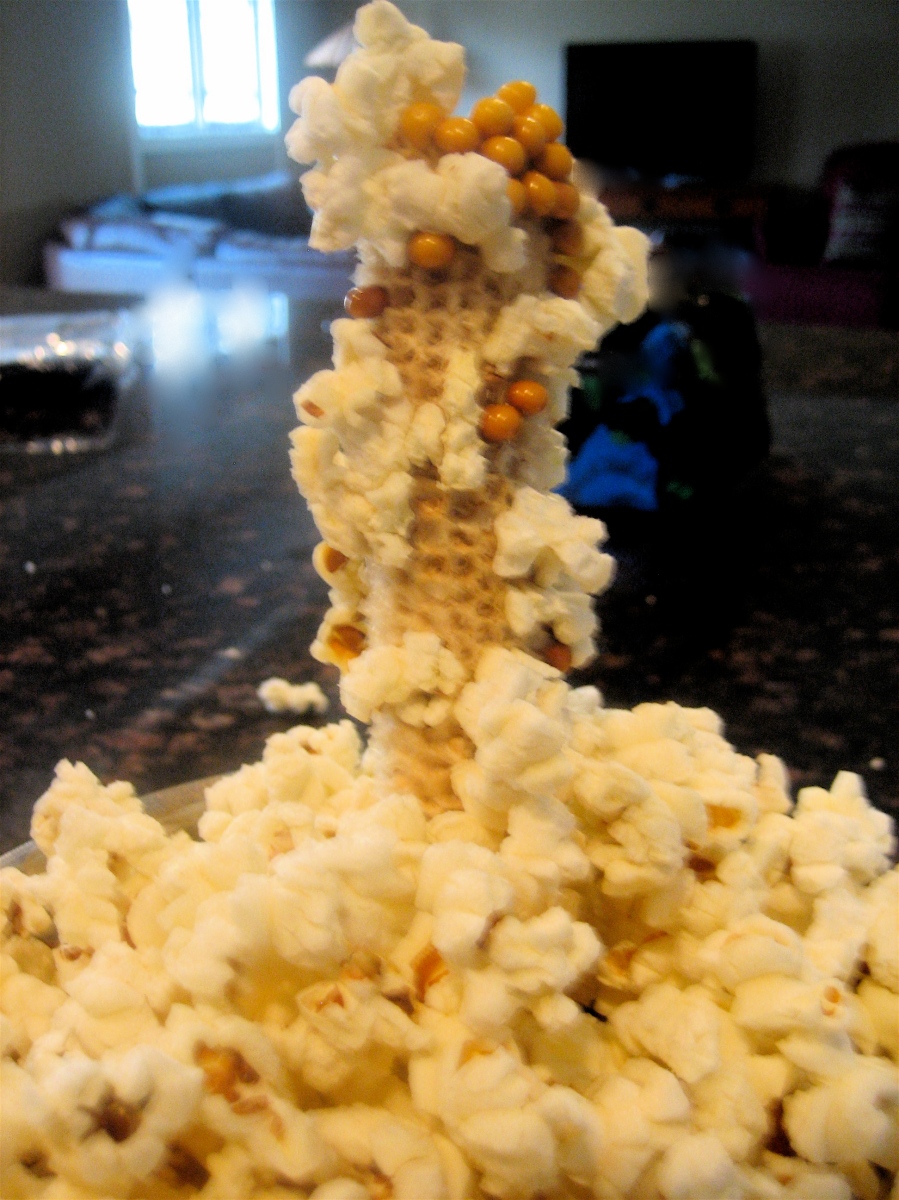 Eye Popping Popcorn On The Cob  Italian Handful